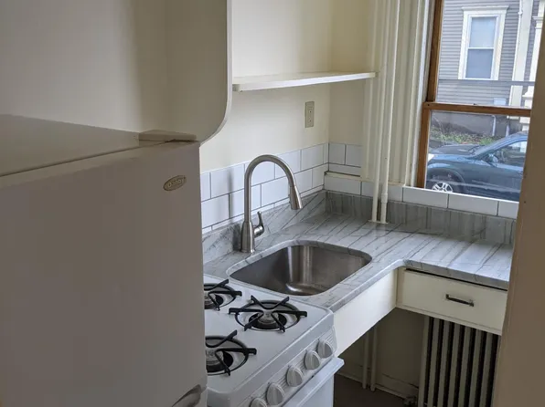 441 Pleasant St #2, New Bedford, MA 02740