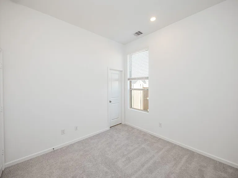 27035 Flower Isle Ln — Photo 11