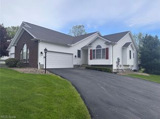 220 Cranberry Ct, Warren, OH 44483