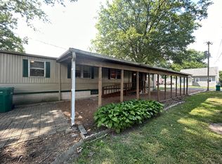 40 W Green St, Mascoutah, IL 62258