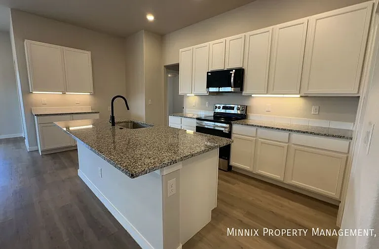 3526 Turner Ave — Photo 7