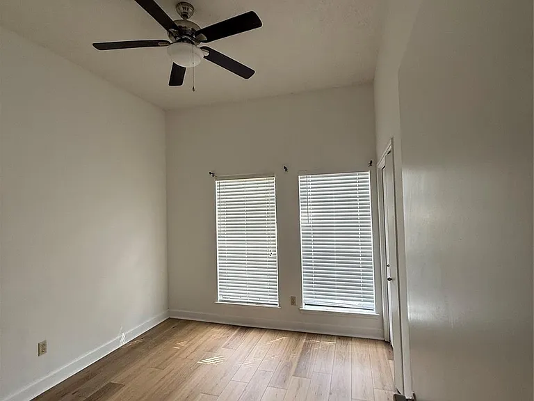 3211 Mesquite Dr — Photo 4