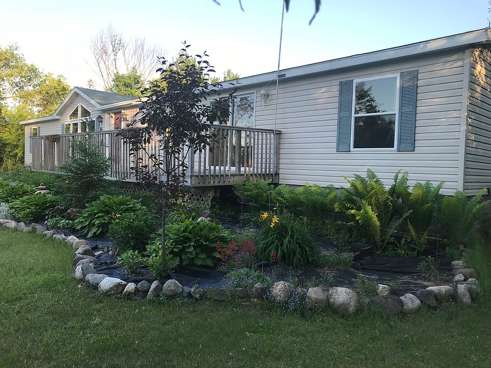Beautiful perennials ?? front