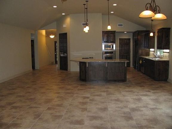 3rd image of 325 Meadowlakes Dr