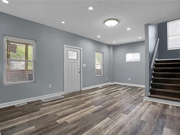 5th image of 2628 Indianapolis Ave