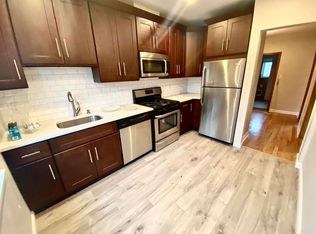 20-09 36th St #2R, Astoria, NY 11105