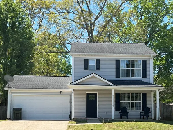 7 Diamond Hill Ct, Greer, SC 29651