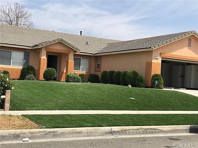 1st image of 15868 Cascade Dr