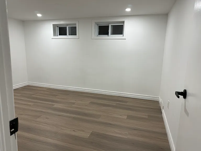 240 Parkview Hill Cres #2 — Photo 11