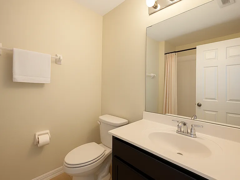 11927 Vermillion Ave — Photo 9