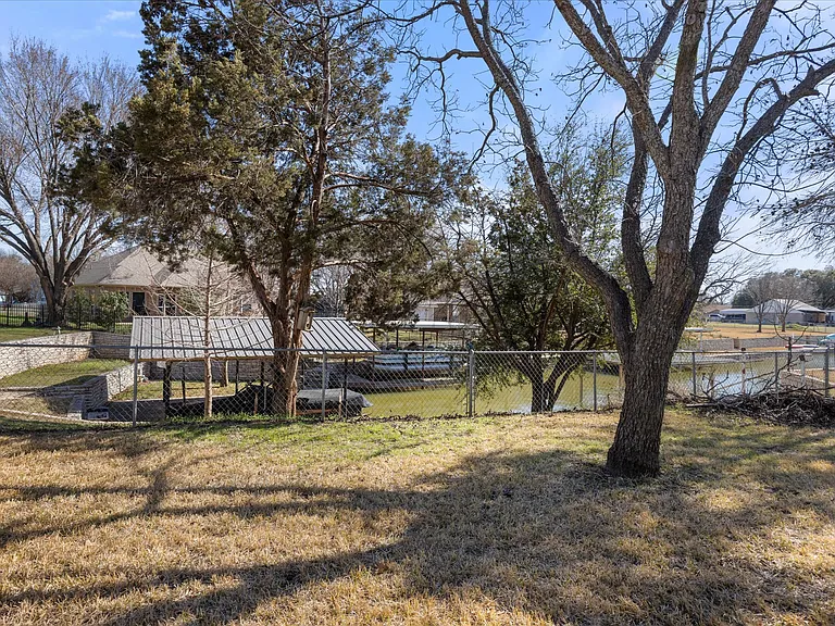 417 Sky Harbour Ct — Photo 24