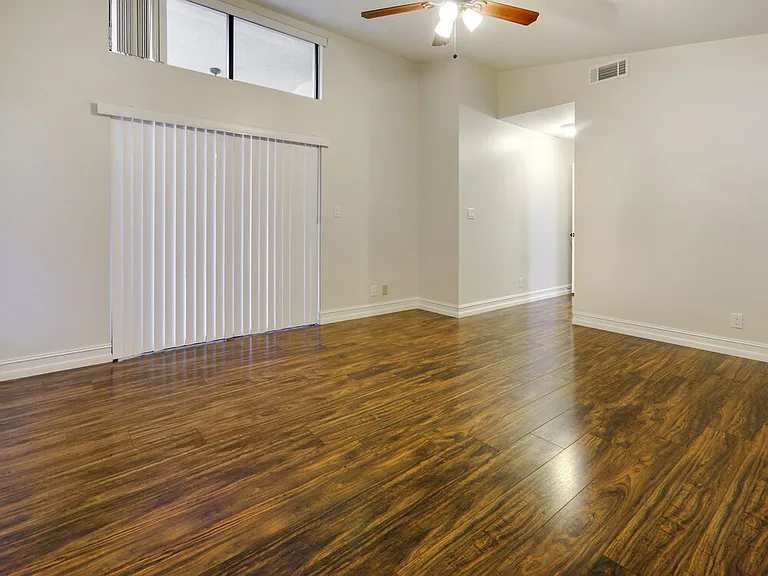21020 Woodspring Ave — Photo 12