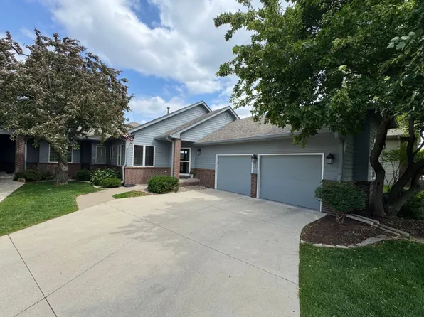 1214 Glen Oaks Dr, West Des Moines, IA 50266