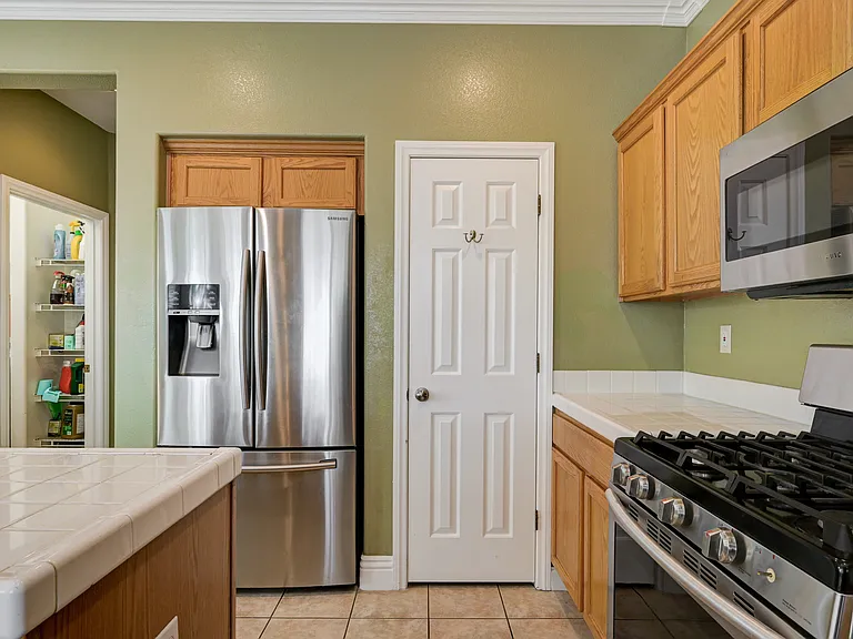 3412 Mountain Park St — Photo 17