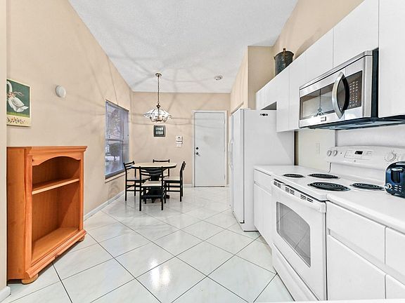 2nd image of 7192 Summer Tree Dr