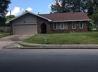 5475 S Clay Ave, Springfield, MO 65810