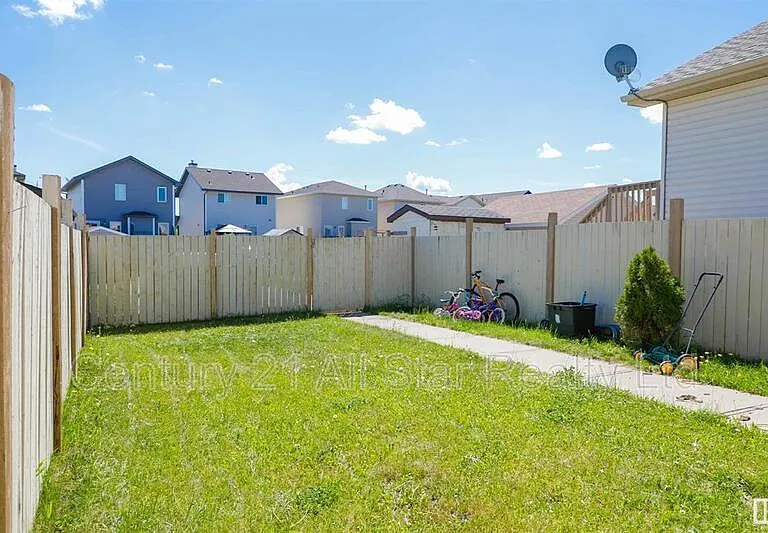 415 Aster Close — Photo 24