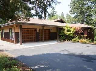 409 Lotus Ln, Mount Shasta, CA 96067
