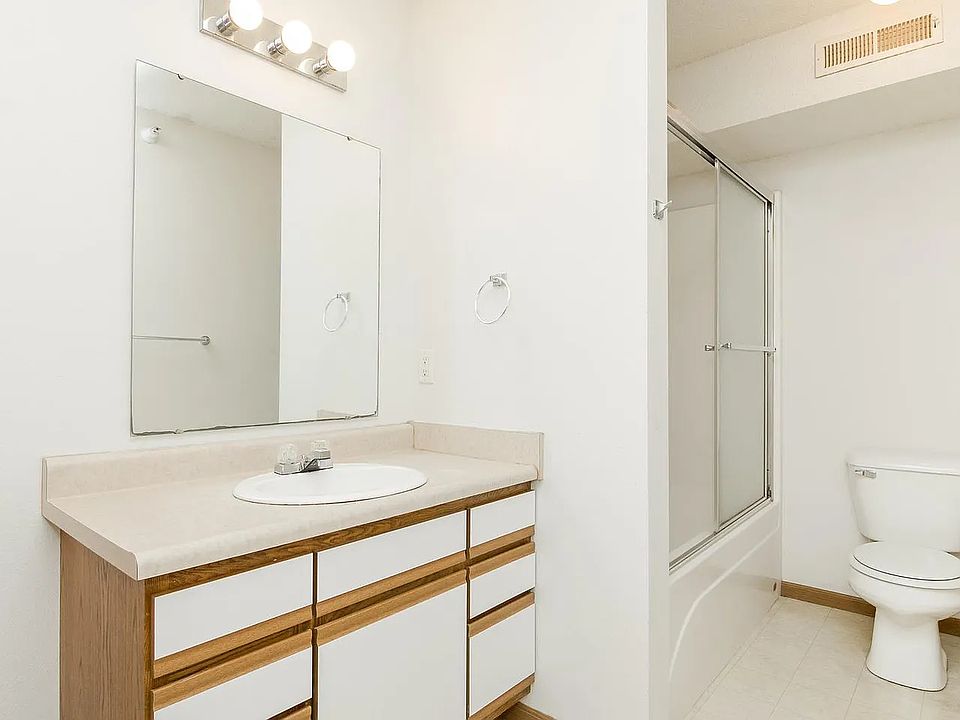 1st image of 2586 Rushmore Dr #2586