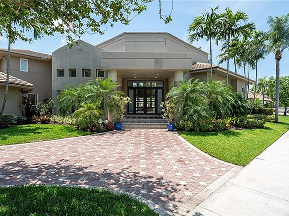 3rd image of 757 NW 100th Terrace