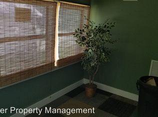 202 N Wishon St, Saint James, MO 65559