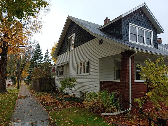 2nd image of 735 Lincoln Ave NW