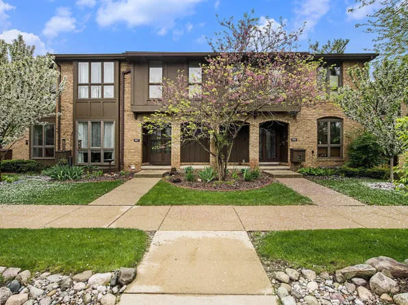 887 Greenhills Dr, Ann Arbor, MI 48105
