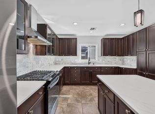 102 Pierce St, Hyde Park, MA 02136