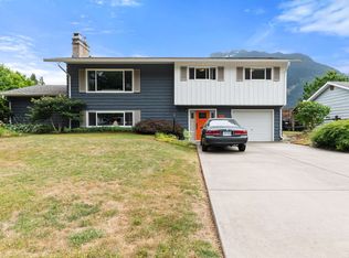 630 Hazel St, Hope, BC V0X1L3