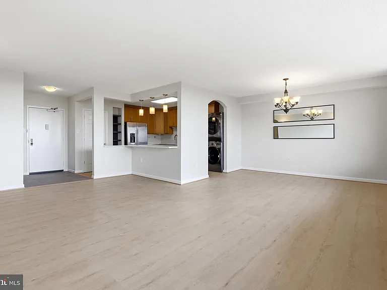 3705 S George Mason Dr #913S — Photo 5