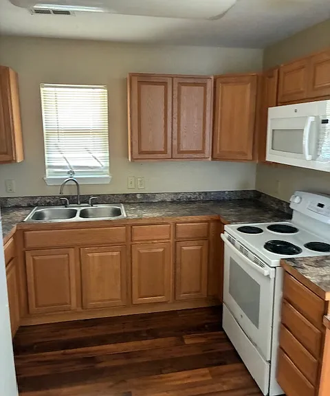 600 E Curry Ln #11 — Photo 4