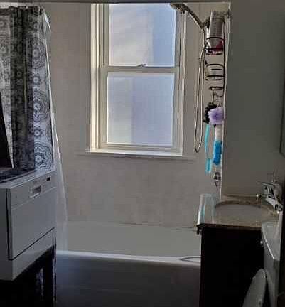 4th image of 4400 N Seeley Ave #2