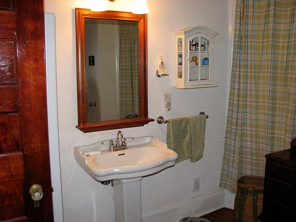 5th image of 804 Westover Ave APT 1