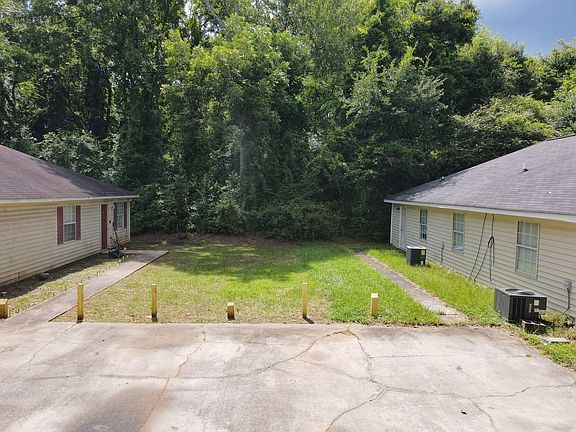 3rd image of 1013 Staley Ave