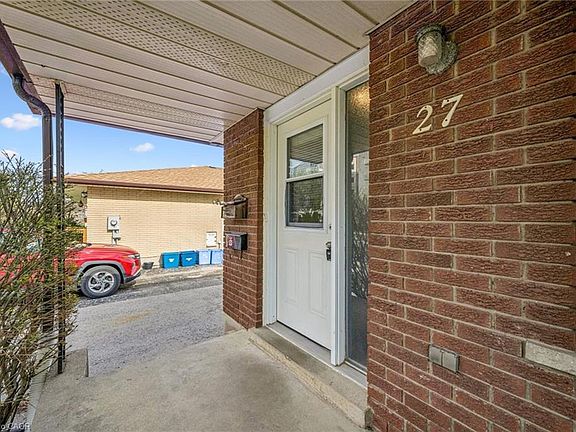 4th image of 27 Vicmount Dr