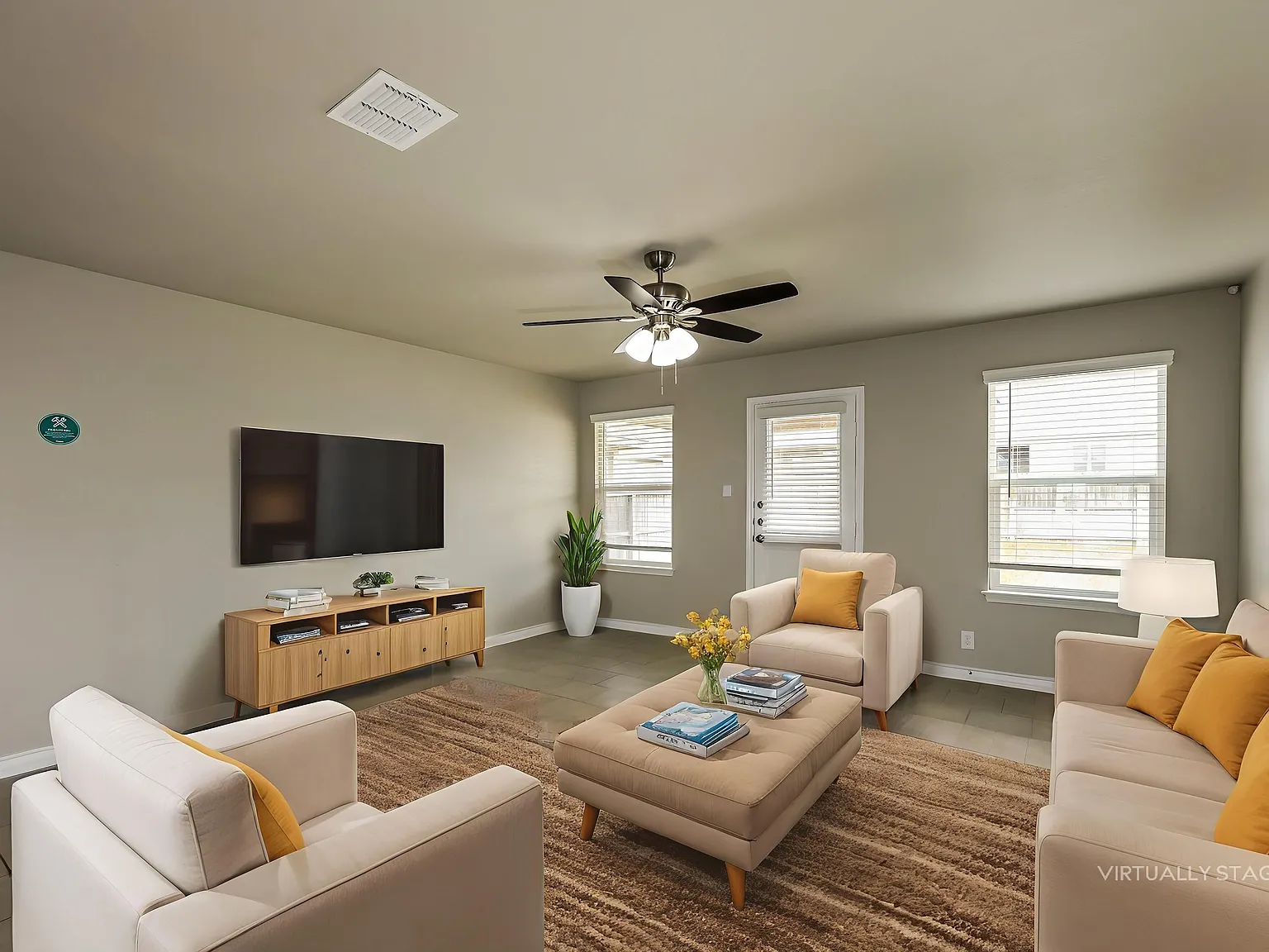 5 bed, 3.5 bath, 2687 sqft, $1,949 — Photo 2