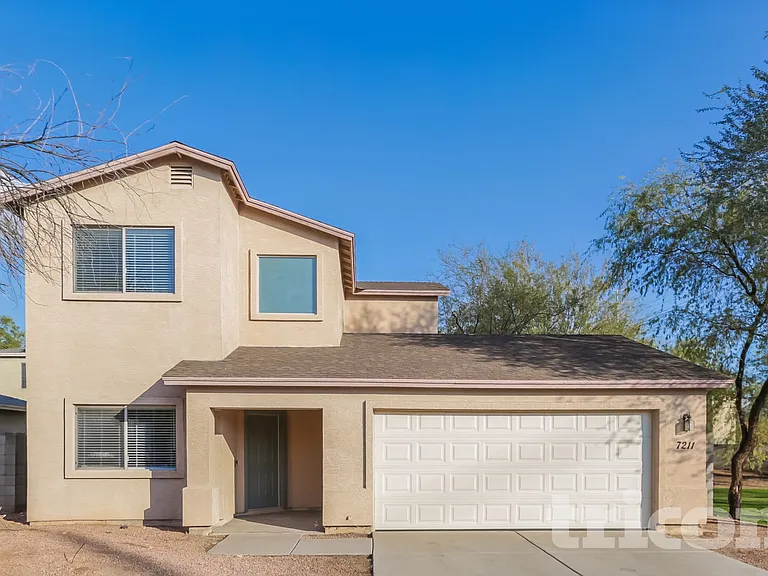 7211 S 8th Pl — Photo 1