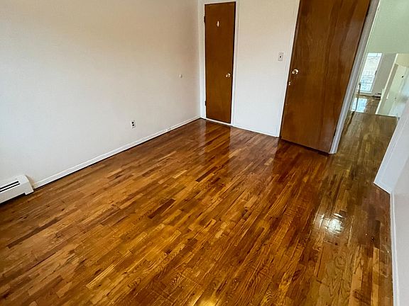 5th image of 227 Bay 35th St #2