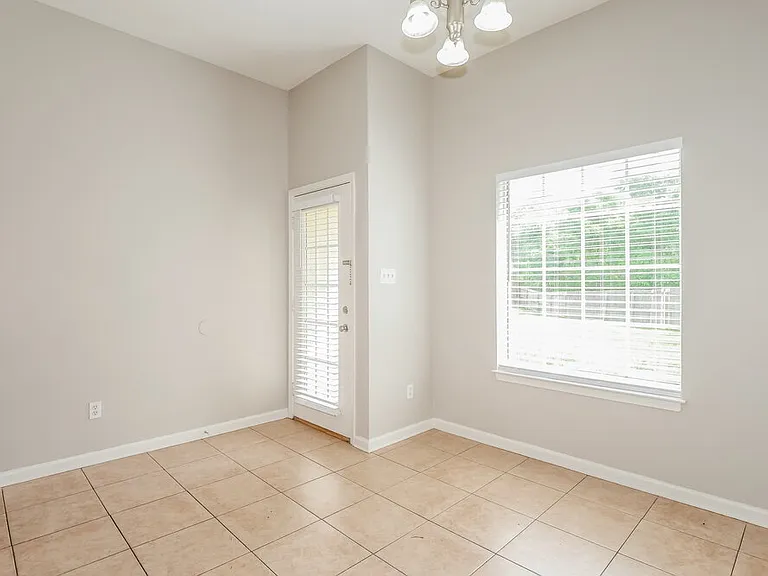 8280 Dexter Ridge Cv E — Photo 14