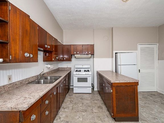4th image of 308 Klotter Ave