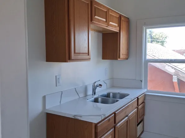 712 W 47th St #1, Los Angeles, CA 90037
