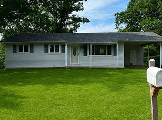 450 Hillcrest Dr, Bourbon, MO 65441