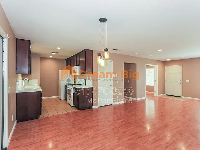 1493 Evergreen Ave — Photo 8