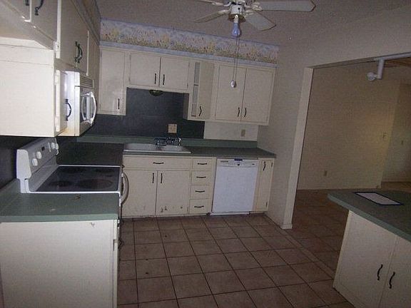 2nd image of 815 Warbler Ln