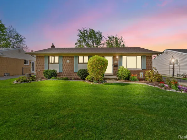 11928 Canterbury Dr, Sterling Heights, MI 48312