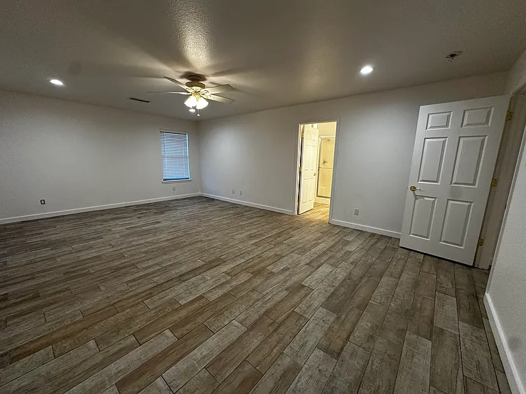 327 E Mescalero Rd — Photo 10