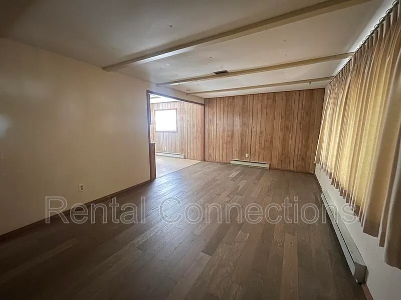 3 bed, 2.0 bath, $1,350 — Photo 3