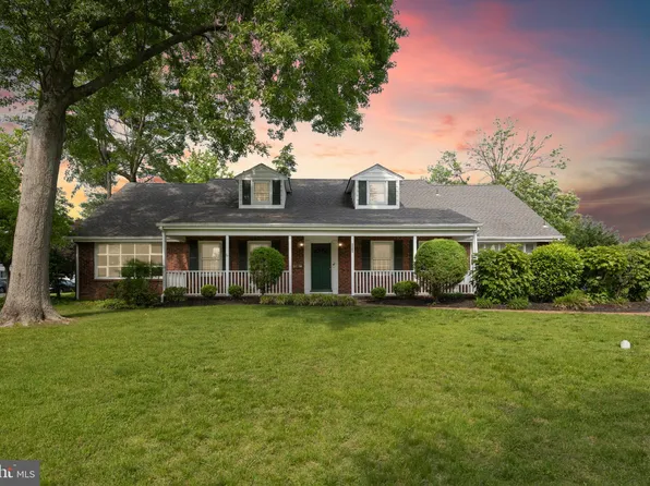 1101 Cherry Ln, Cinnaminson, NJ 08077