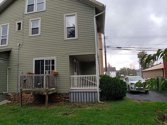 4th image of 99 Main St