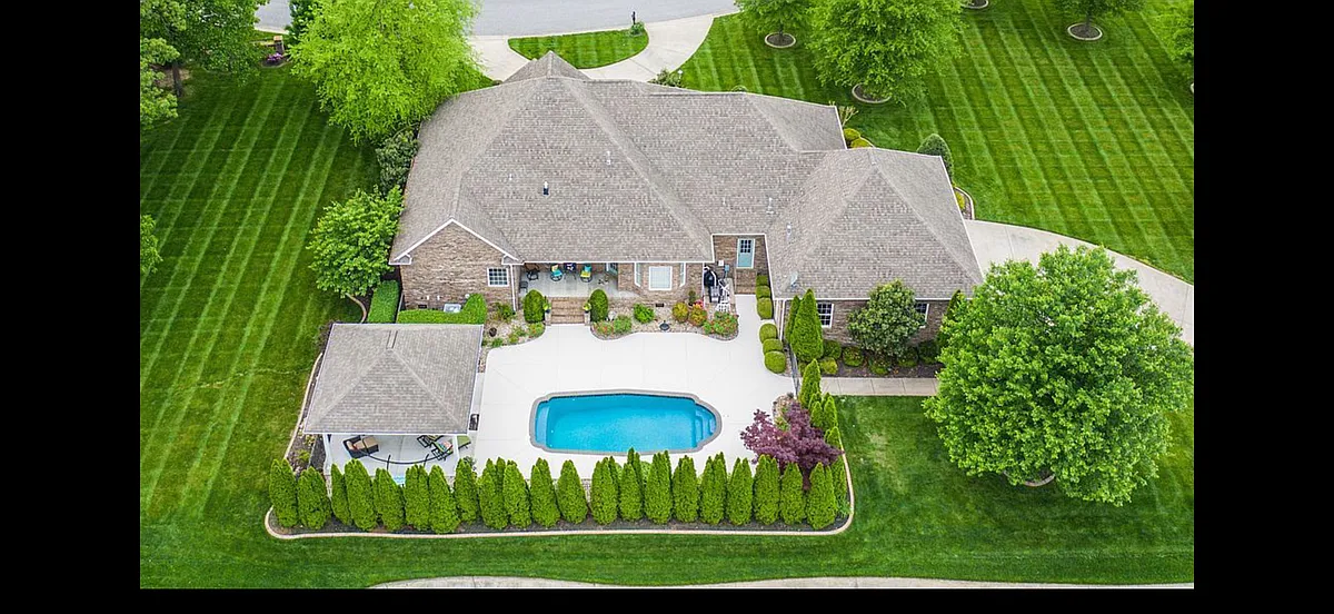 Building Photo - 1834 Deerhaven Ln